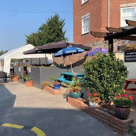 The Crown In Bed & Breakfast Fordingbridge Exterior photo